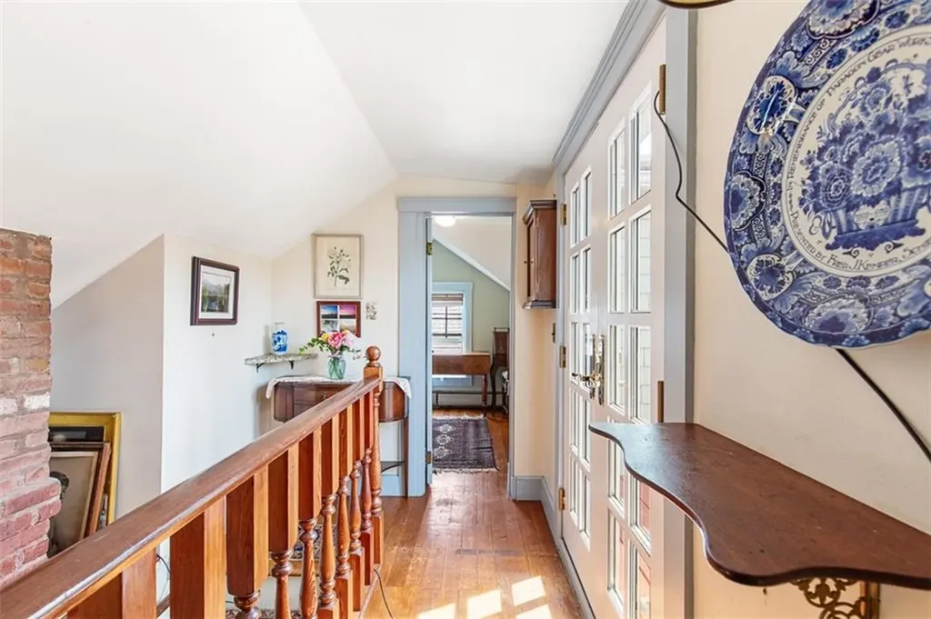 74 Third Street Newport RI 02840