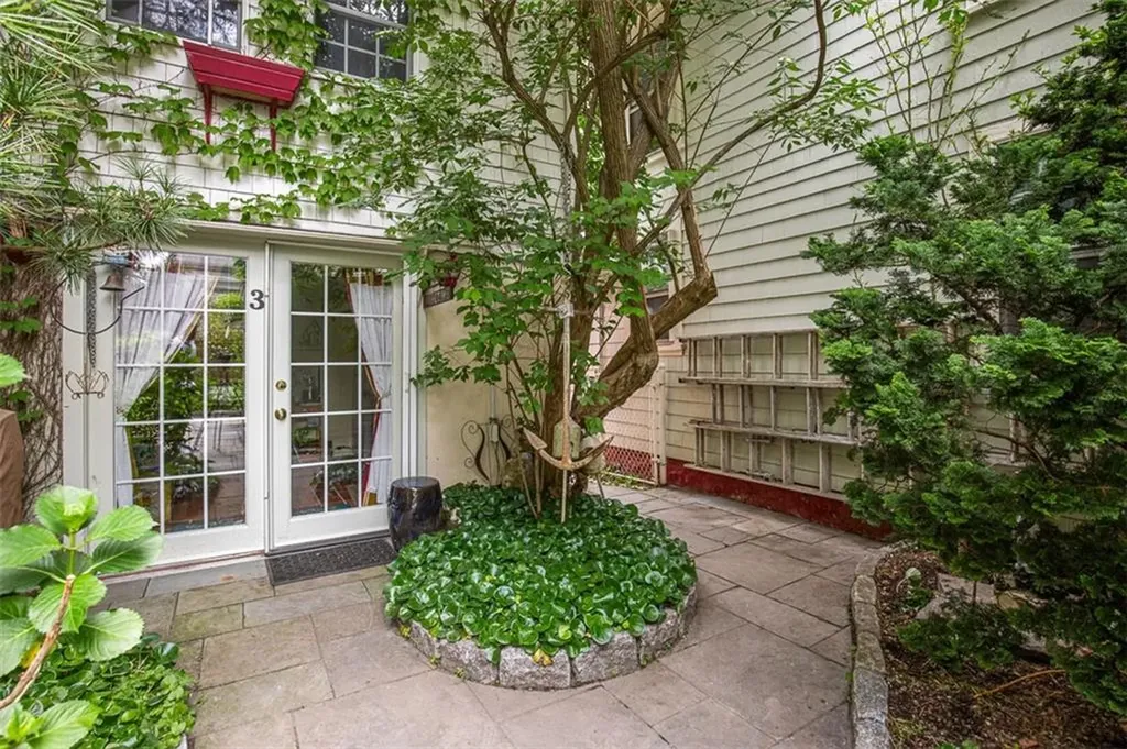74 Third Street Newport RI 02840