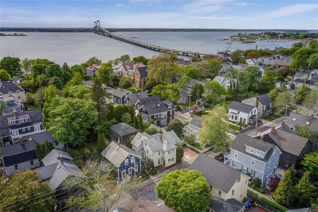 74 Third Street Newport RI 02840