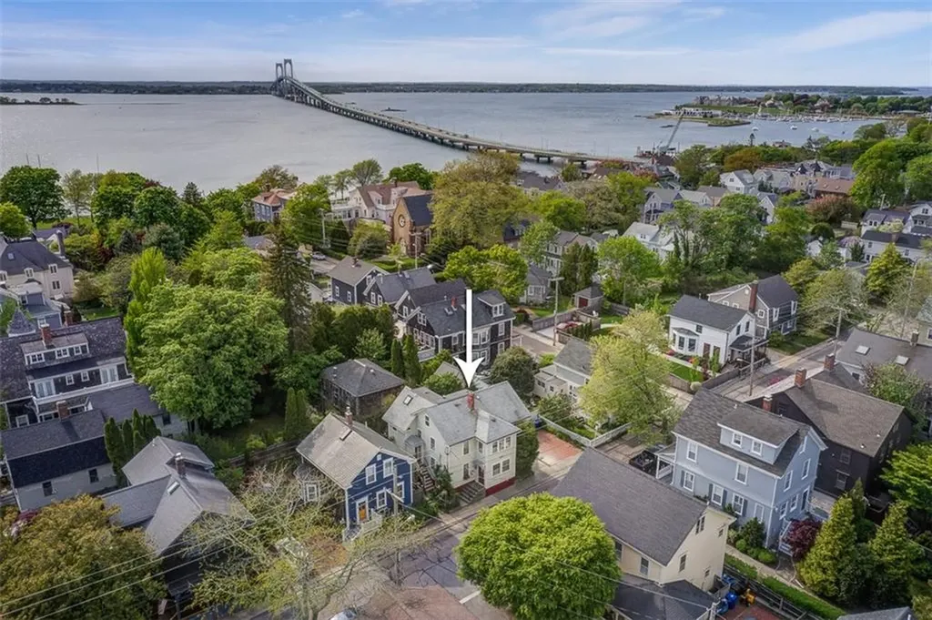 74 Third Street Newport RI 02840