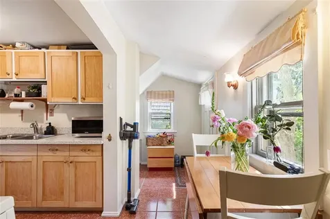 74 Third Street Newport RI 02840