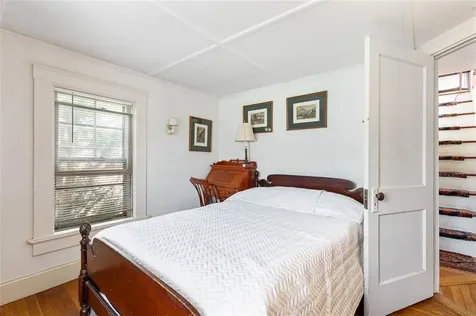 74 Third Street Newport RI 02840