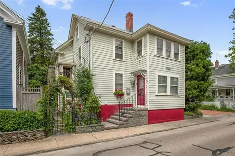 74 Third Street Newport RI 02840