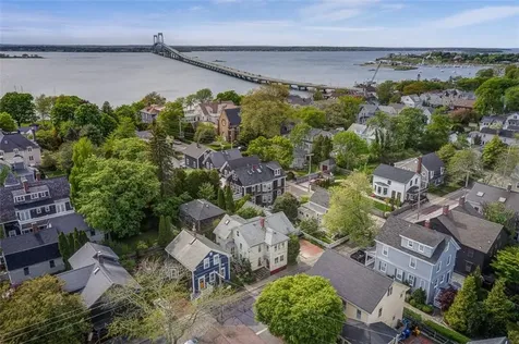74 Third Street Newport RI 02840