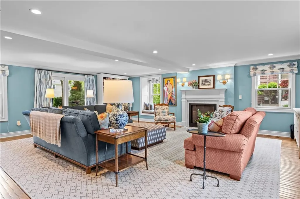 36 Ferry Lane Barrington RI 02806