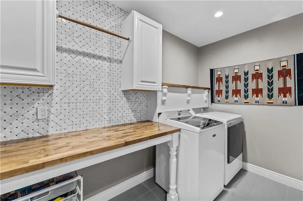36 Ferry Lane Barrington RI 02806