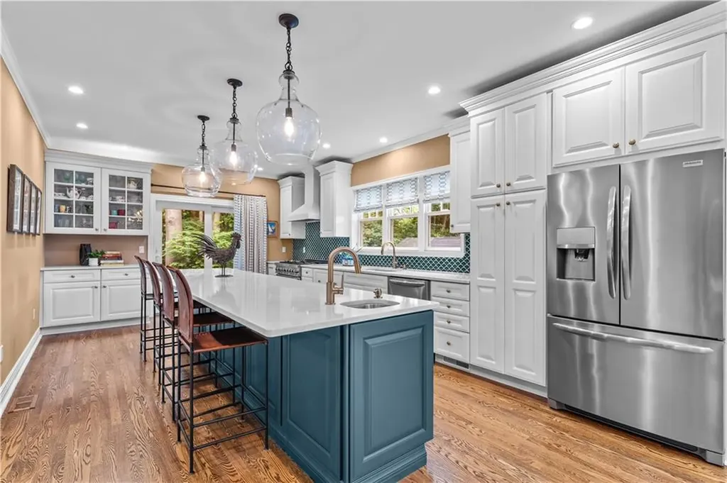 36 Ferry Lane Barrington RI 02806