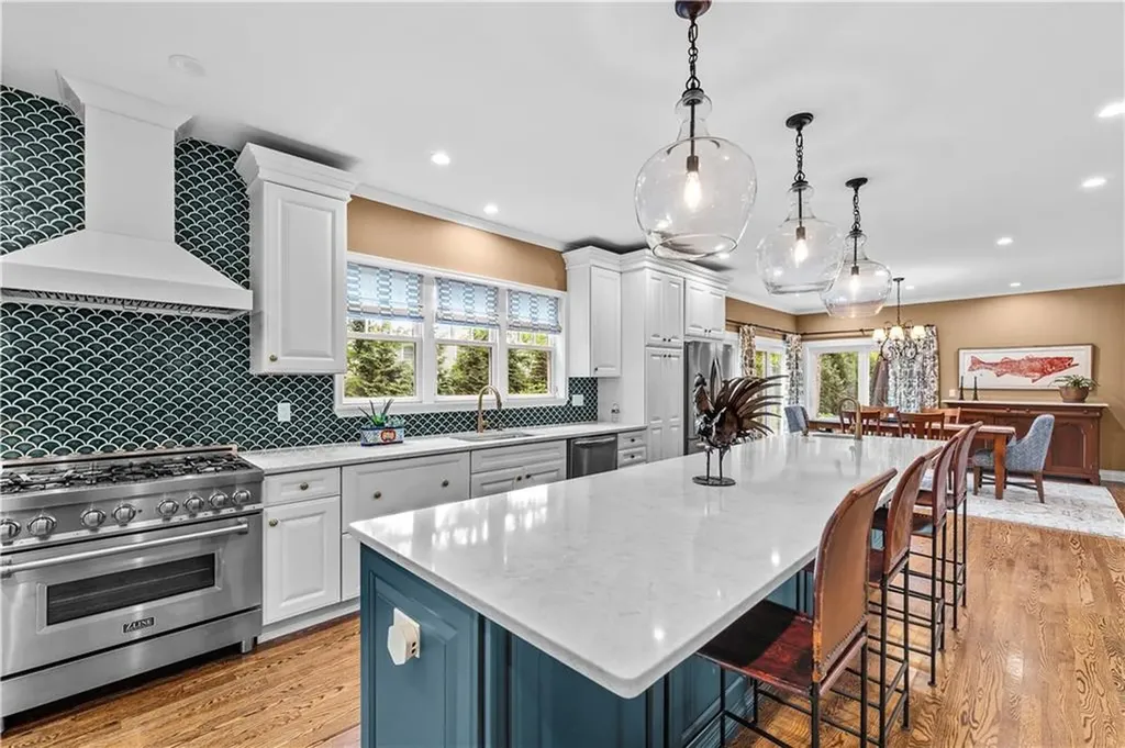 36 Ferry Lane Barrington RI 02806