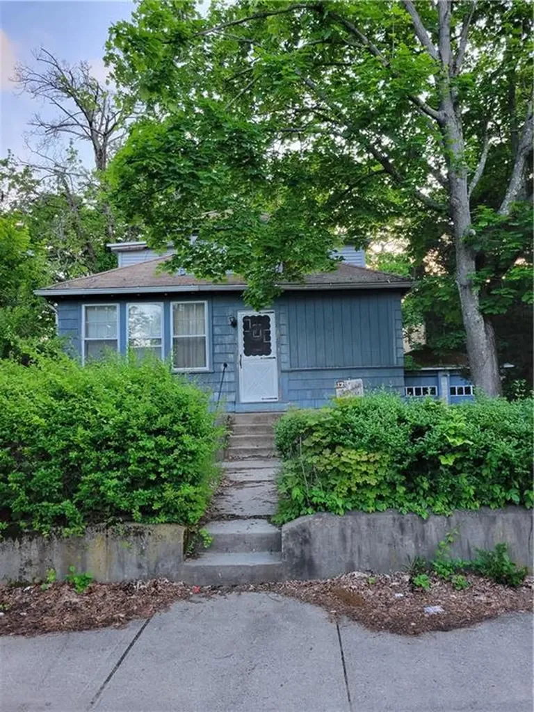 12 Van Ausdall Street Providence RI 02909