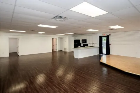 413 High Street Bristol RI 02809