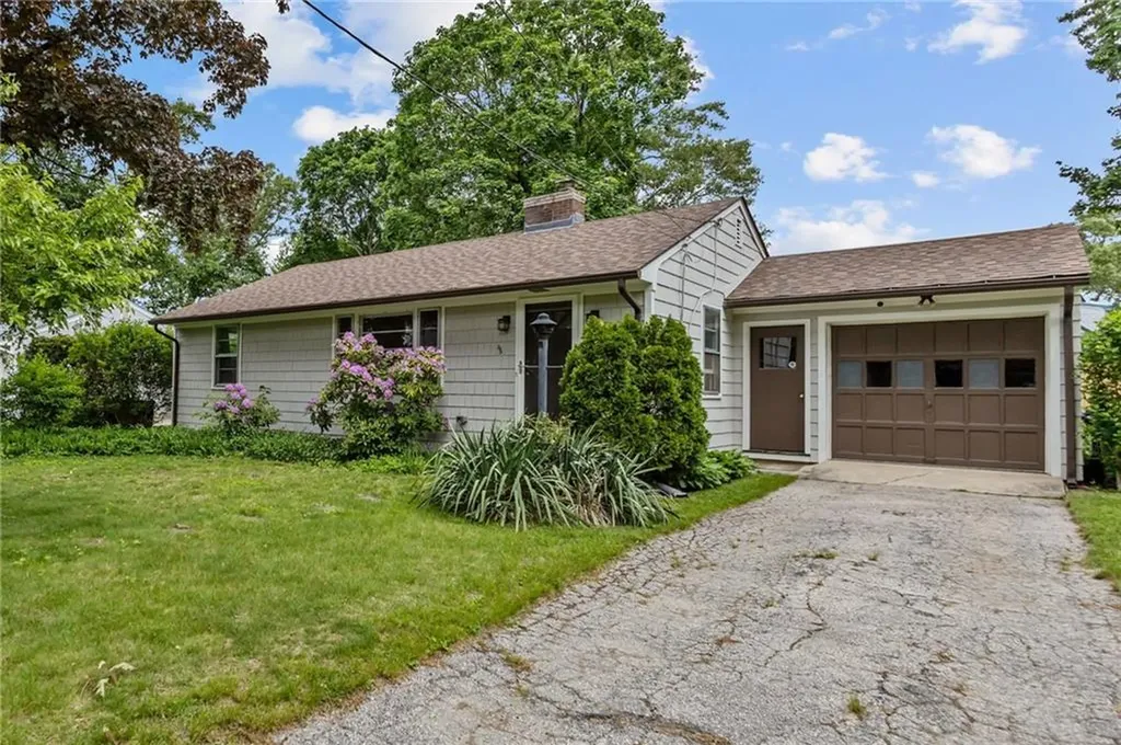 199 Vaughn Avenue Warwick RI 02886