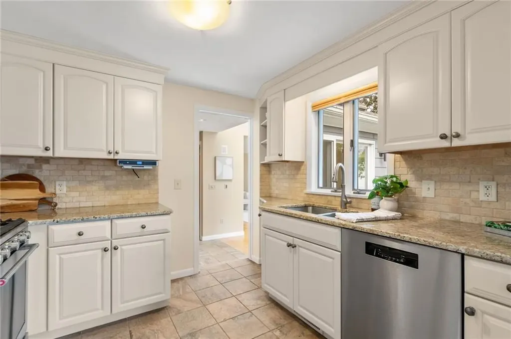 45 Landon Road Warwick RI 02888
