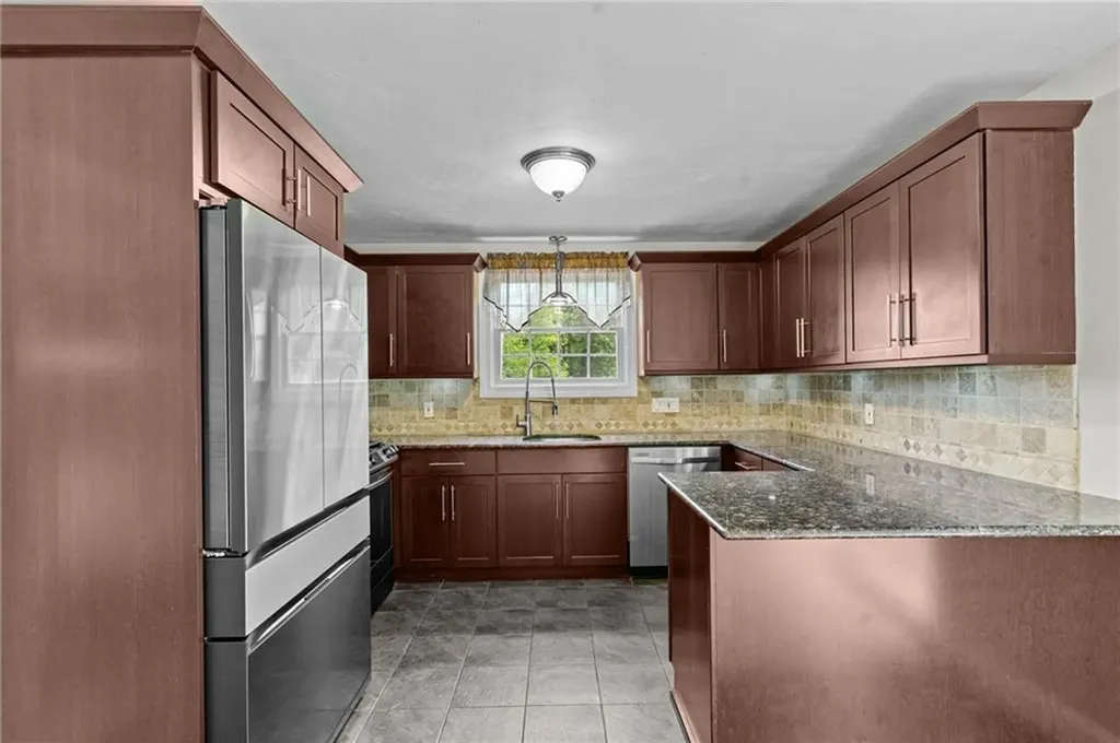 688 Greenville Avenue Johnston RI 02919