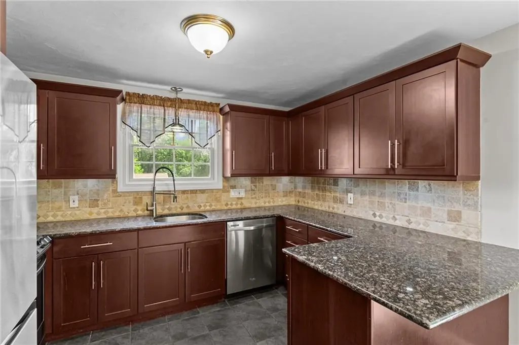 688 Greenville Avenue Johnston RI 02919