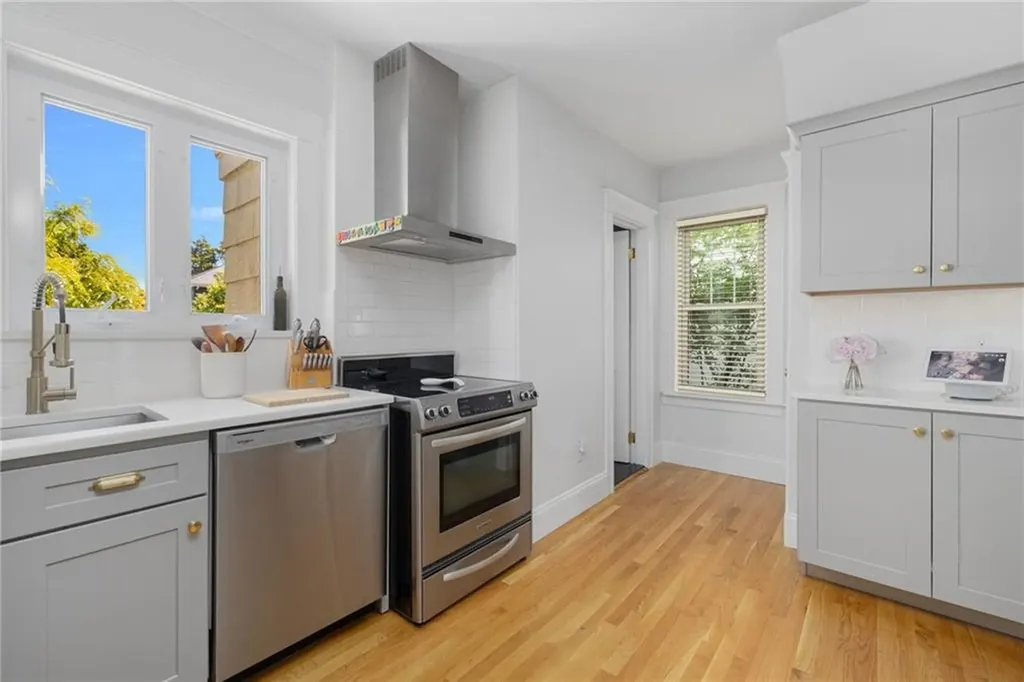 163 Oak Hill Avenue Pawtucket RI 02860