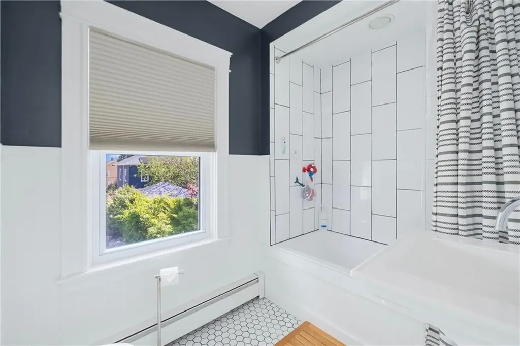 163 Oak Hill Avenue Pawtucket RI 02860