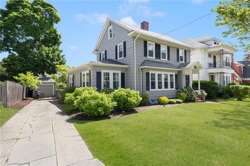163 Oak Hill Avenue Pawtucket RI 02860