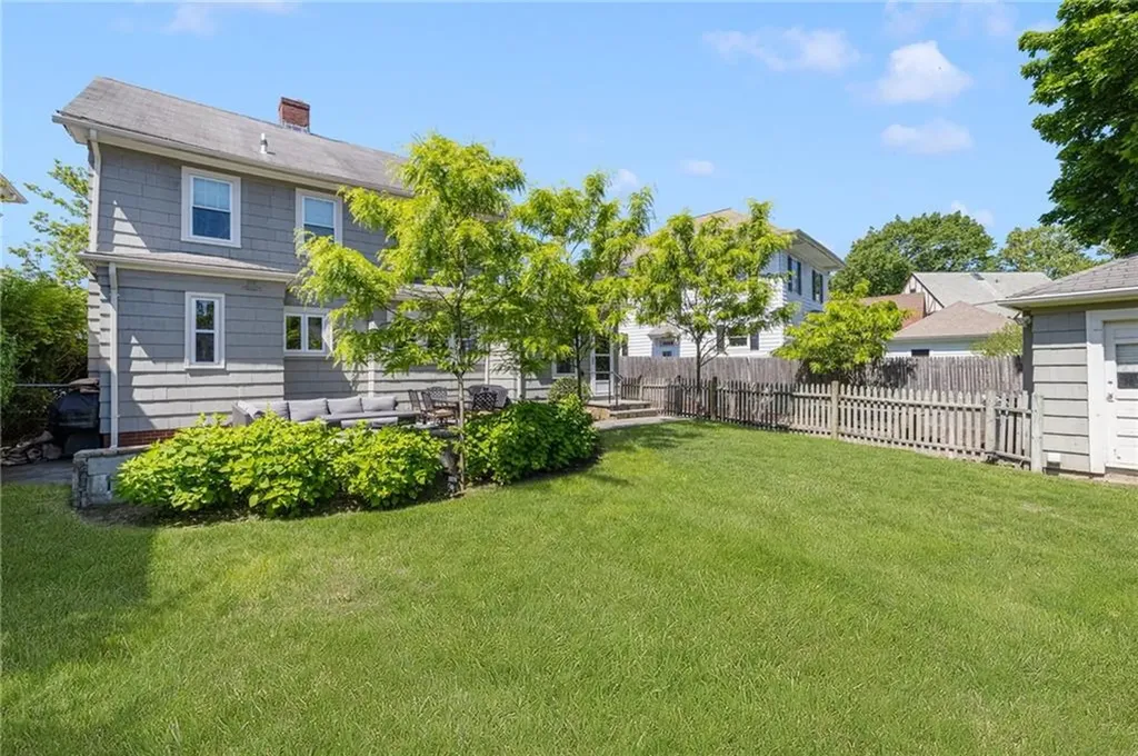163 Oak Hill Avenue Pawtucket RI 02860