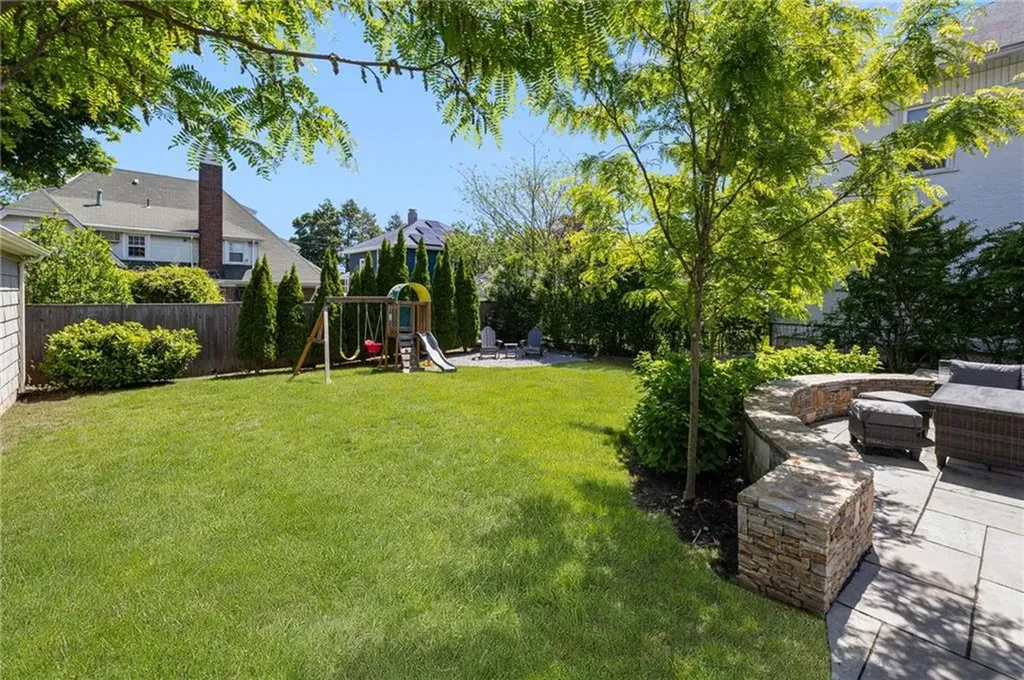163 Oak Hill Avenue Pawtucket RI 02860