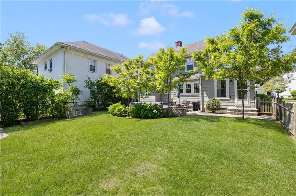 163 Oak Hill Avenue Pawtucket RI 02860