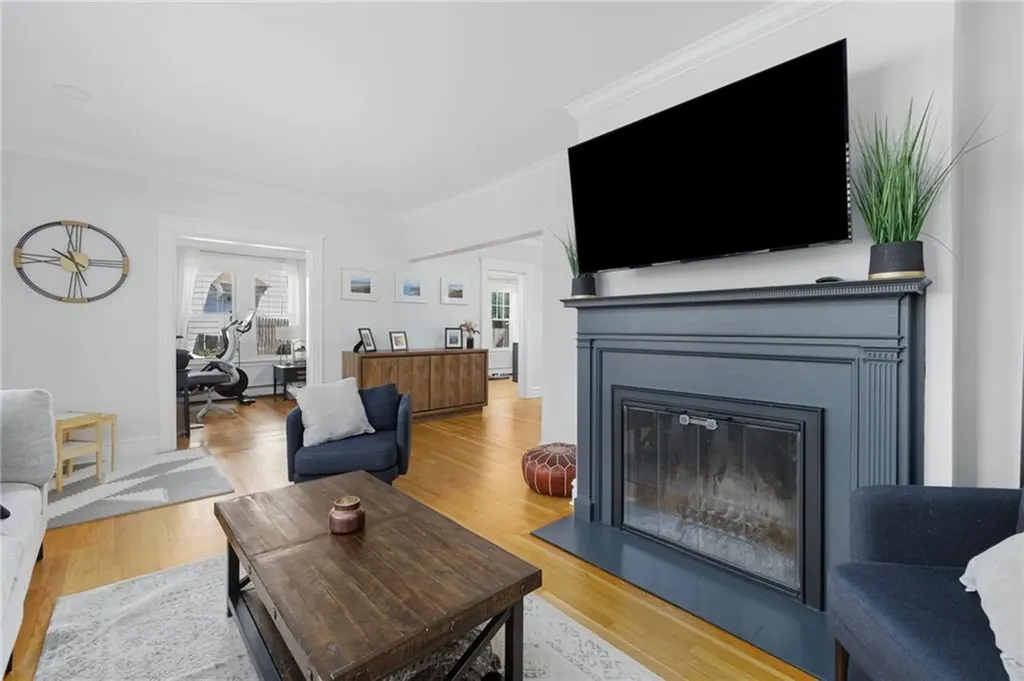 163 Oak Hill Avenue Pawtucket RI 02860