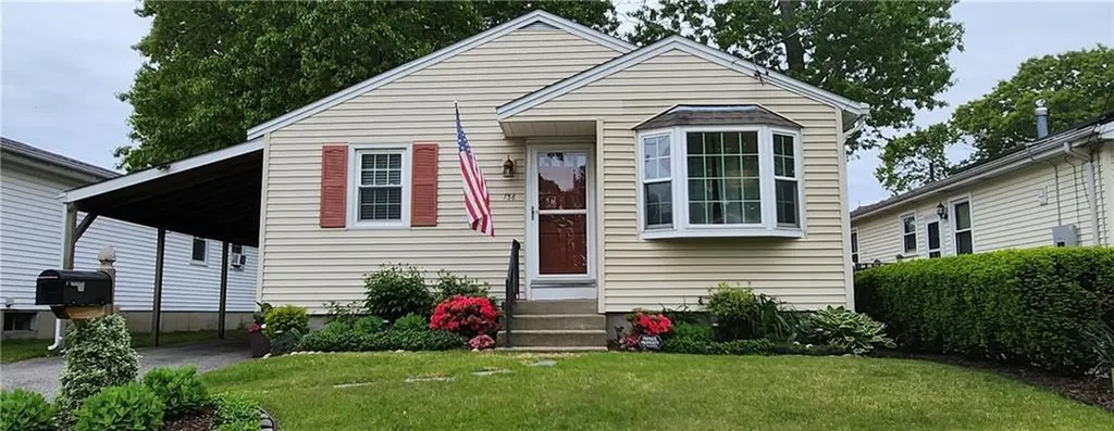 136 Oak Crest Drive East Providence RI 02915