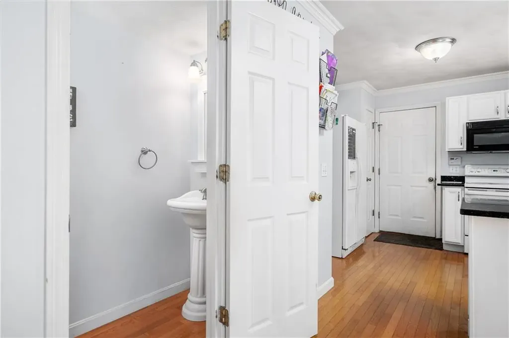3 Walker Lane Coventry RI 02816