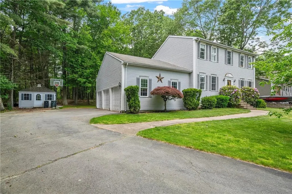 3 Walker Lane Coventry RI 02816