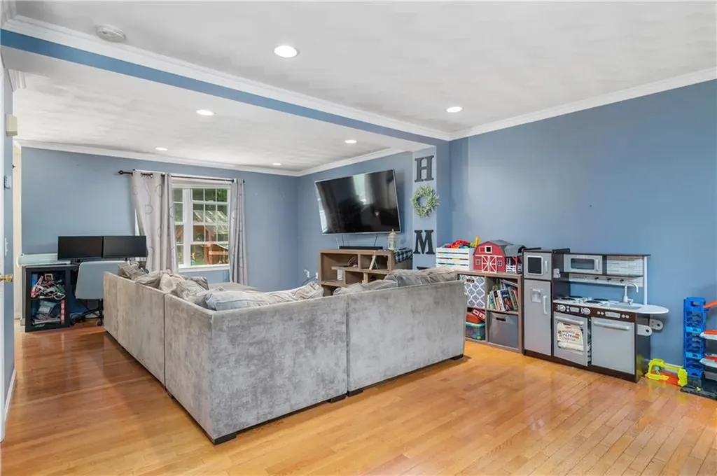 3 Walker Lane Coventry RI 02816