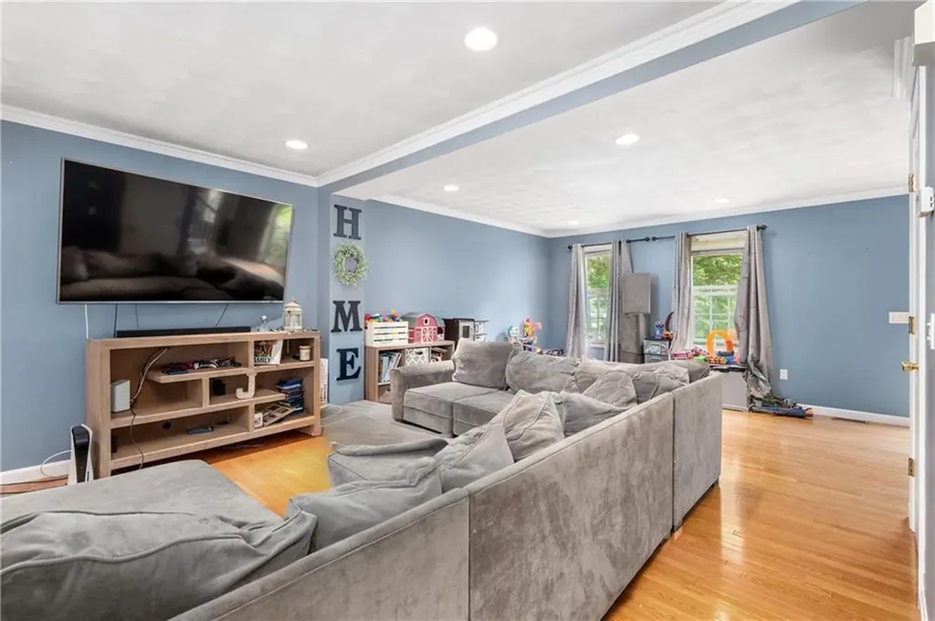 3 Walker Lane Coventry RI 02816