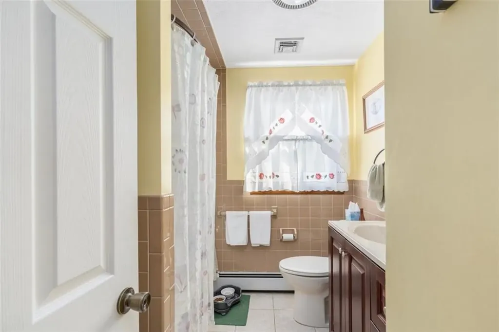 4 Aberdeen Street West Warwick RI 02893