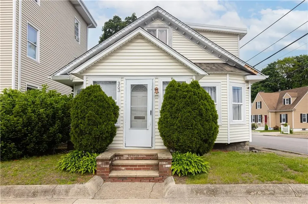 353 Smithfield Avenue Pawtucket RI 02860