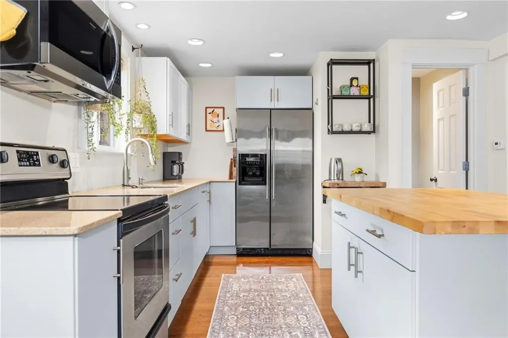 405 Eaton Street Providence RI 02908