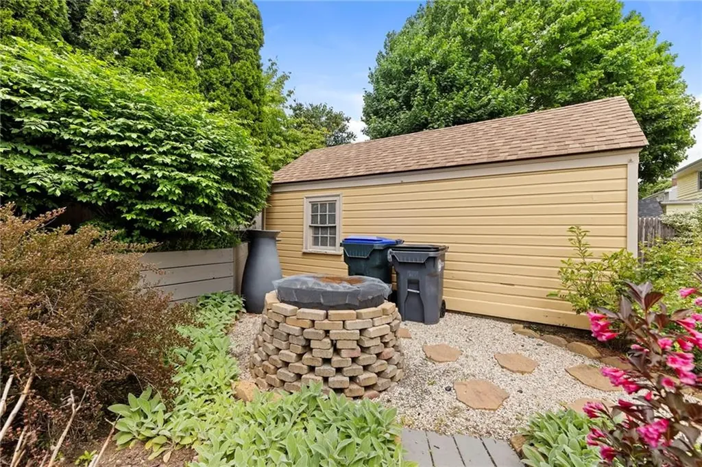 405 Eaton Street Providence RI 02908
