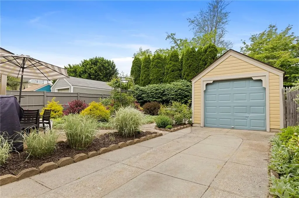 405 Eaton Street Providence RI 02908
