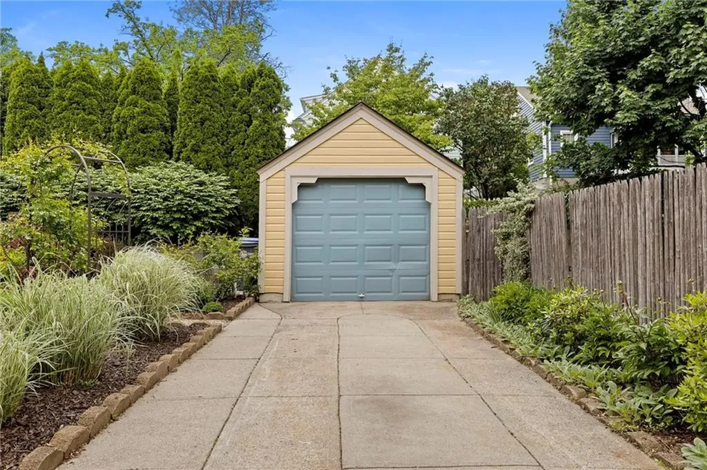 405 Eaton Street Providence RI 02908