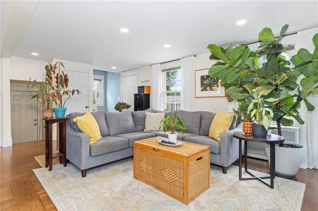 405 Eaton Street Providence RI 02908