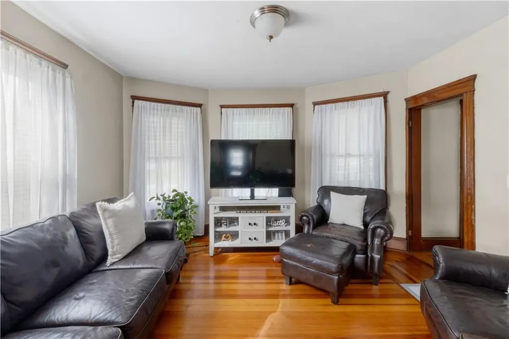 93 Pleasant Street Cranston RI 02910