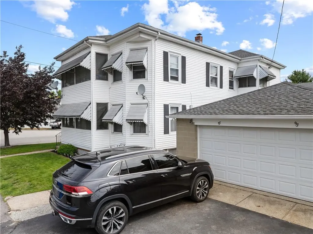 93 Pleasant Street Cranston RI 02910