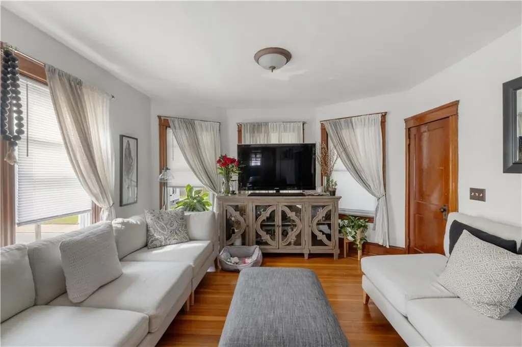 93 Pleasant Street Cranston RI 02910