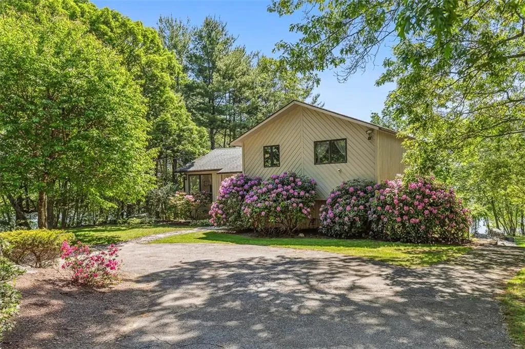 11 Noto Drive North Providence RI 02904