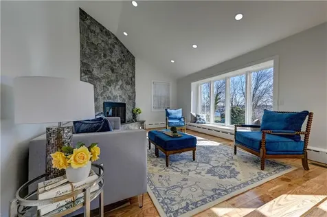 18 Sunset Lane Portsmouth RI 02871