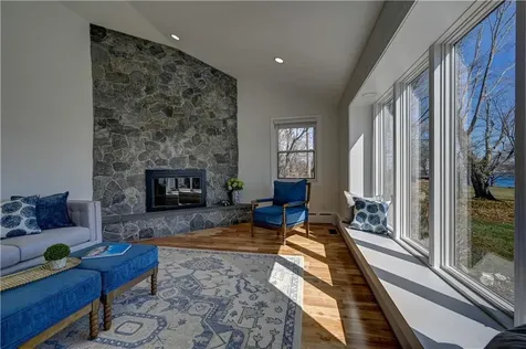 18 Sunset Lane Portsmouth RI 02871