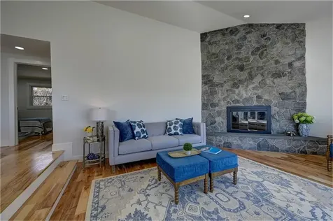 18 Sunset Lane Portsmouth RI 02871