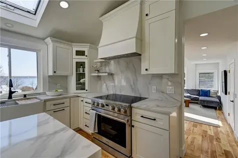 18 Sunset Lane Portsmouth RI 02871