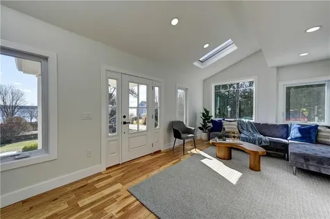 18 Sunset Lane Portsmouth RI 02871