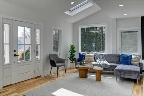 18 Sunset Lane Portsmouth RI 02871