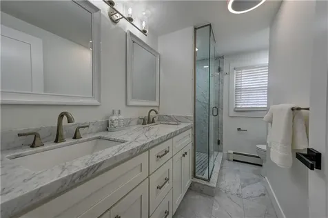 18 Sunset Lane Portsmouth RI 02871