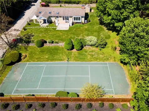 18 Sunset Lane Portsmouth RI 02871