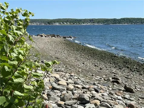 18 Sunset Lane Portsmouth RI 02871